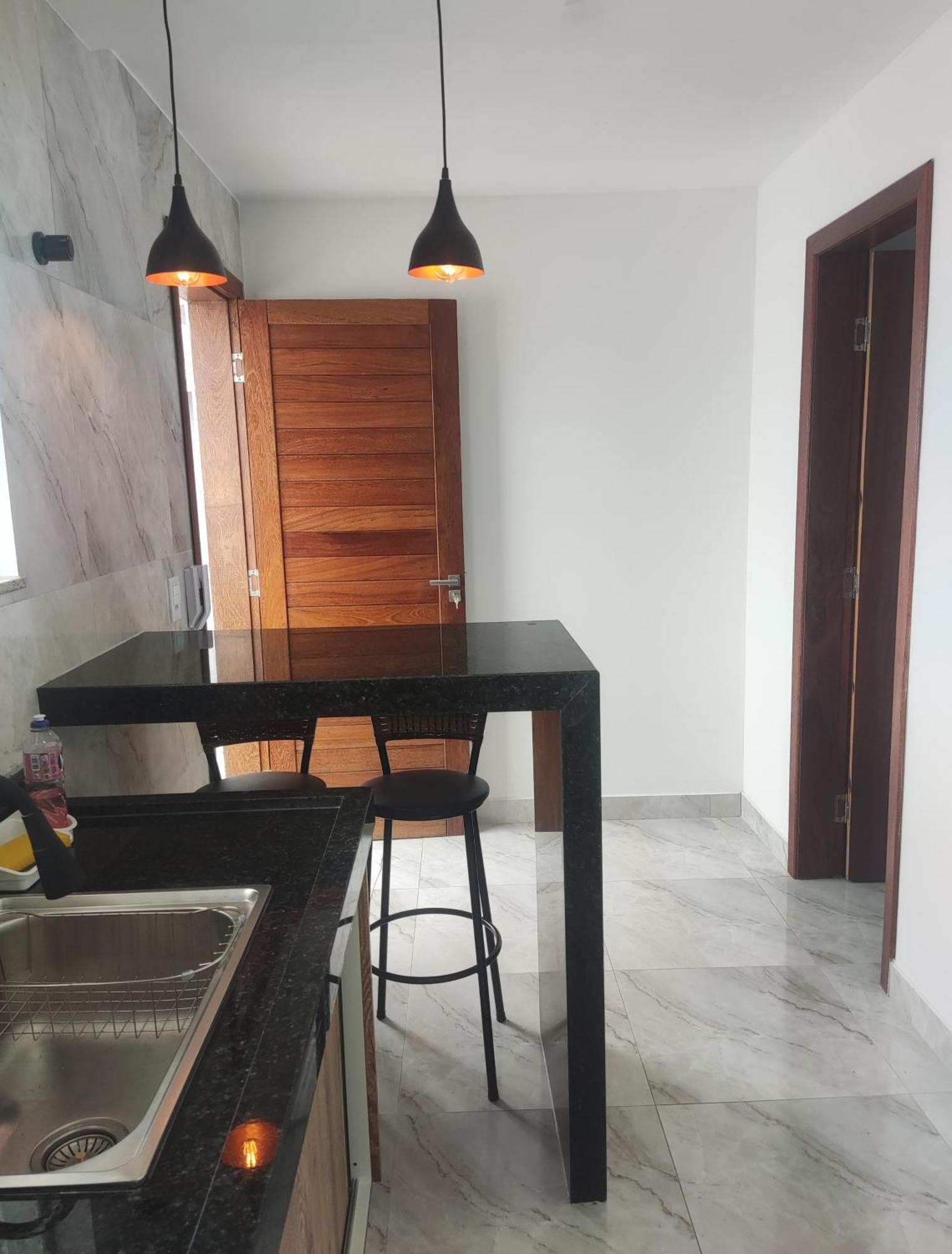 Apartamento de 1 Quarto com Varanda
